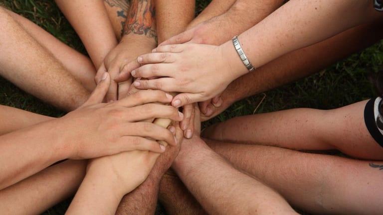 Tailoring the Youth Pastor Job Description for Your Church