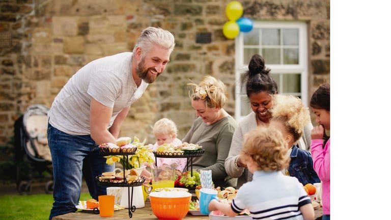 6 Strategies to Expand Your Easter Outreach
